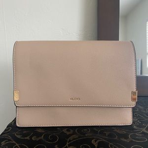 NUDE CROSSBODY ALDO BAG WITH GOLD DETAILING